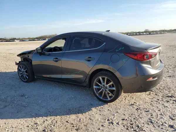 3MZBN1V33JM159318 2018 MAZDA 3 - Image 2