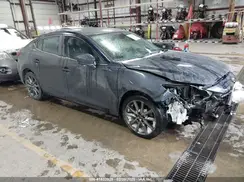3MZBN1V33JM160159 2018 MAZDA 3