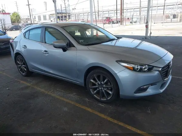 3MZBN1V33JM166303 2018 MAZDA 3 - Image 1