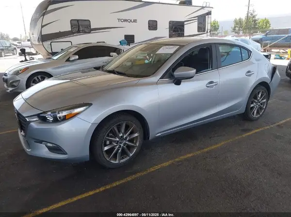 3MZBN1V33JM166303 2018 MAZDA 3 - Image 2
