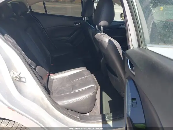 3MZBN1V33JM166950 2018 MAZDA 3 - Image 8