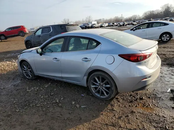 3MZBN1V33JM168679 2018 MAZDA 3 - Image 2