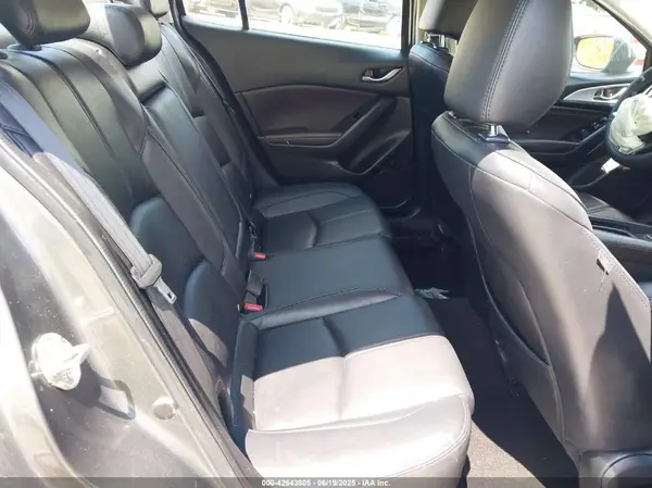 3MZBN1V33JM176197 2018 MAZDA 3 - Image 8