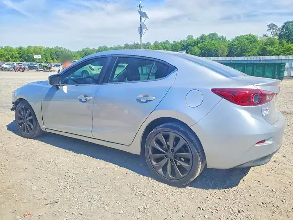 3MZBN1V33JM179973 2018 MAZDA 3 - Image 2