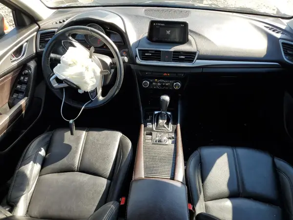 3MZBN1V33JM181075 2018 MAZDA 3 - Image 8