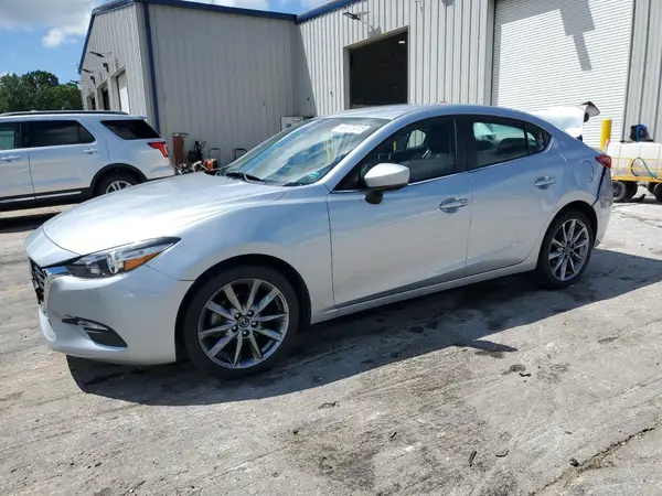 3MZBN1V33JM181965 2018 MAZDA 3 - Image 1