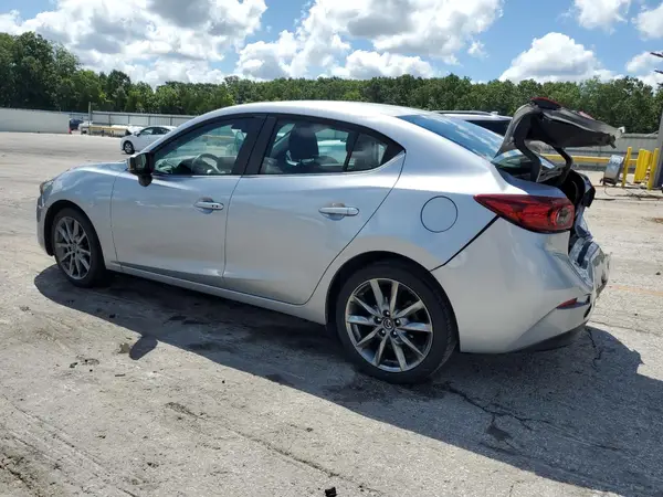 3MZBN1V33JM181965 2018 MAZDA 3 - Image 2