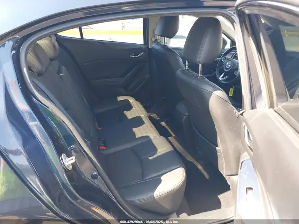 3MZBN1V33JM183666 2018 MAZDA 3 - Image 8