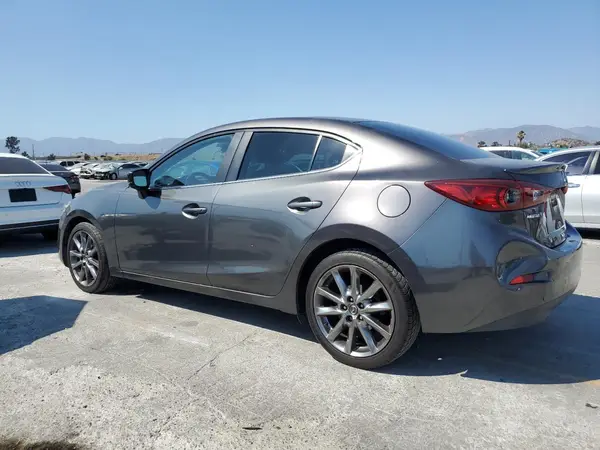 3MZBN1V33JM184431 2018 MAZDA 3 - Image 2