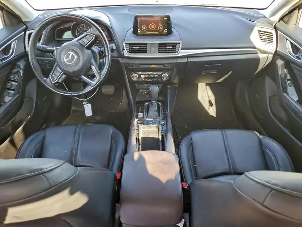 3MZBN1V33JM185868 2018 MAZDA 3 - Image 8