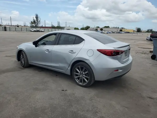 3MZBN1V33JM188172 2018 MAZDA 3 - Image 2