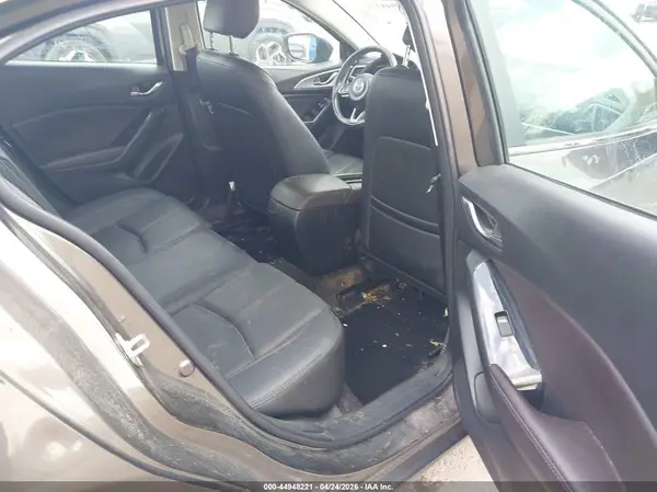 3MZBN1V33JM189287 2018 MAZDA 3 - Image 8