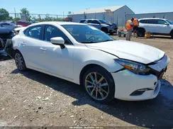 3MZBN1V33JM189869 2018 MAZDA 3