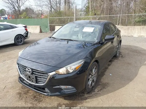 3MZBN1V33JM193646 2018 MAZDA 3 - Image 2