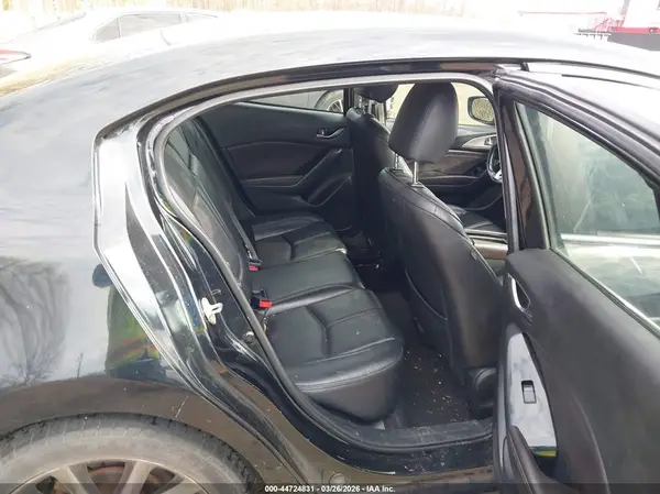 3MZBN1V33JM193646 2018 MAZDA 3 - Image 8