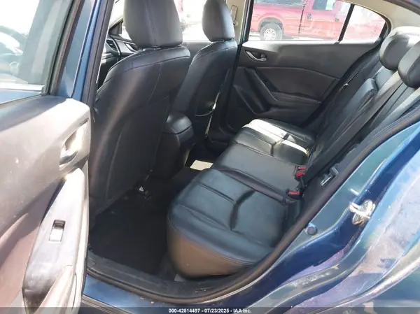 3MZBN1V33JM204161 2018 MAZDA 3 - Image 8