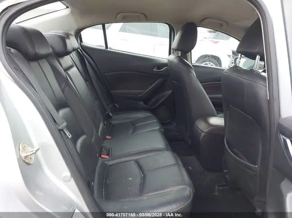 3MZBN1V33JM207268 2018 MAZDA 3 - Image 8