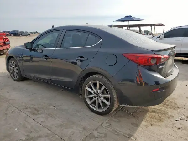 3MZBN1V33JM212423 2018 MAZDA 3 - Image 2