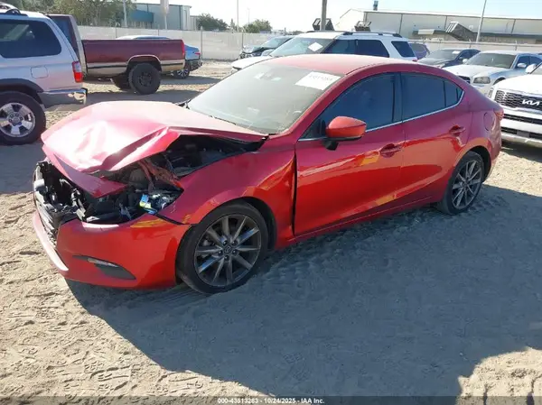 3MZBN1V33JM214205 2018 MAZDA 3 - Image 2