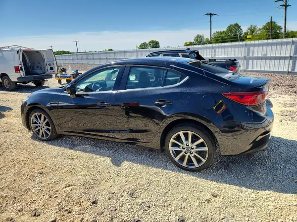 3MZBN1V33JM215399 2018 MAZDA 3 - Image 2