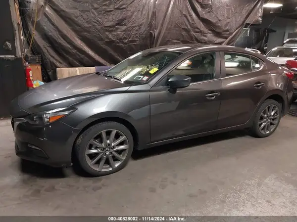 3MZBN1V33JM215936 2018 MAZDA 3 - Image 2