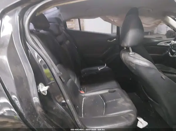 3MZBN1V33JM220005 2018 MAZDA 3 - Image 8