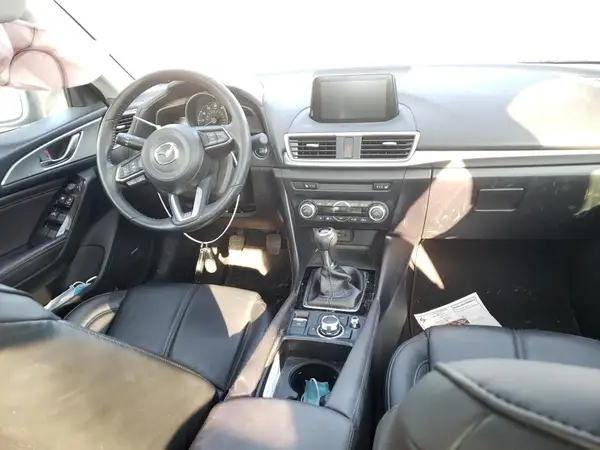 3MZBN1V33JM240934 2018 MAZDA 3 - Image 8