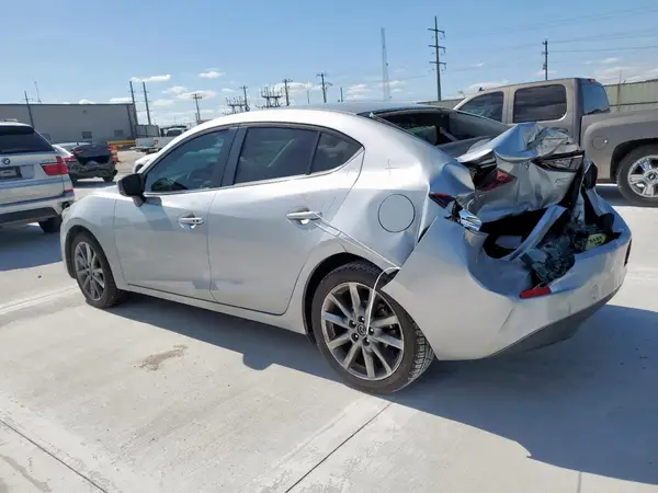 3MZBN1V33JM246703 2018 MAZDA 3 - Image 2