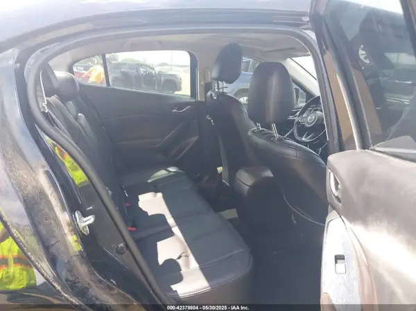 3MZBN1V33JM247950 2018 MAZDA 3 - Image 8