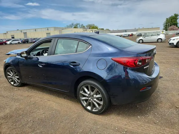 3MZBN1V33JM256552 2018 MAZDA 3 - Image 2