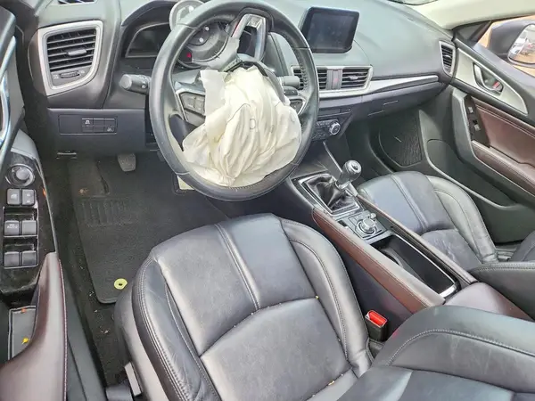 3MZBN1V33JM256552 2018 MAZDA 3 - Image 8