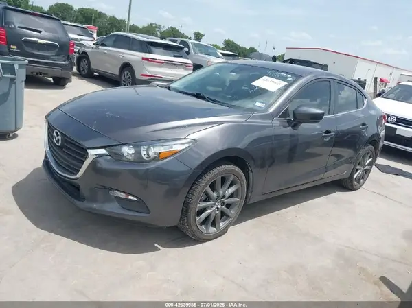 3MZBN1V33JM272296 2018 MAZDA 3 - Image 2