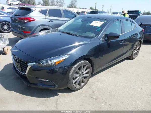 3MZBN1V33JM276803 2018 MAZDA 3 - Image 2