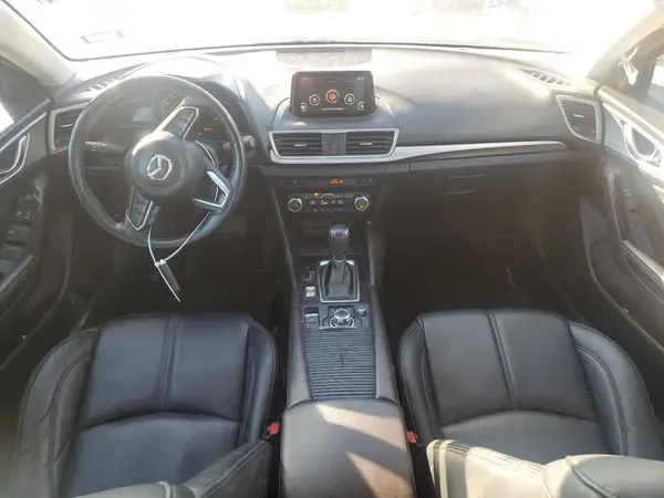 3MZBN1V34JM173230 2018 MAZDA 3 - Image 8