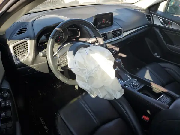3MZBN1V34JM178542 2018 MAZDA 3 - Image 8