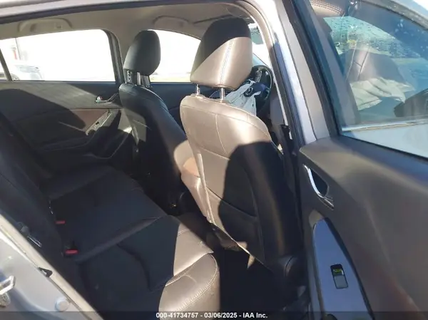 3MZBN1V34JM179805 2018 MAZDA 3 - Image 8