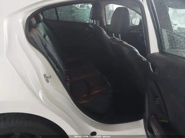3MZBN1V34JM180047 2018 MAZDA 3 - Image 8