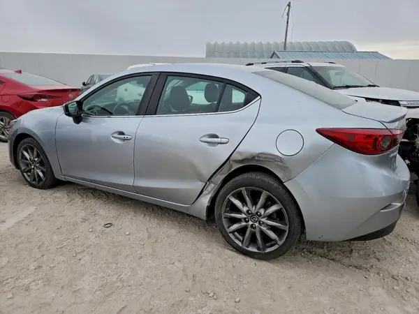 3MZBN1V34JM181442 2018 MAZDA 3 - Image 2