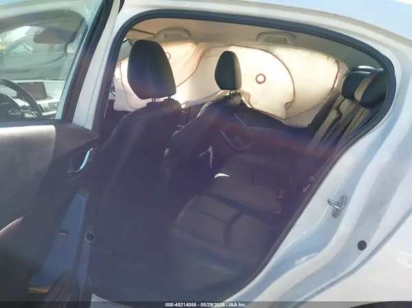3MZBN1V34JM183224 2018 MAZDA 3 - Image 8