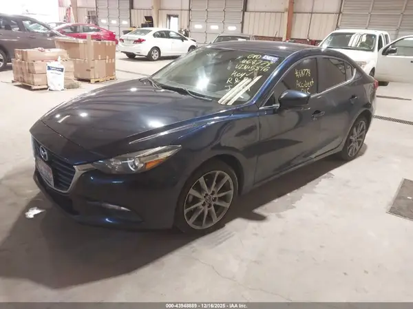 3MZBN1V34JM185846 2018 MAZDA 3 - Image 2