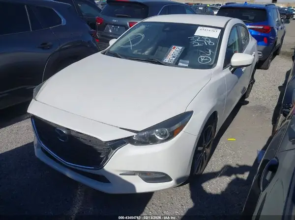 3MZBN1V34JM185863 2018 MAZDA 3 - Image 2