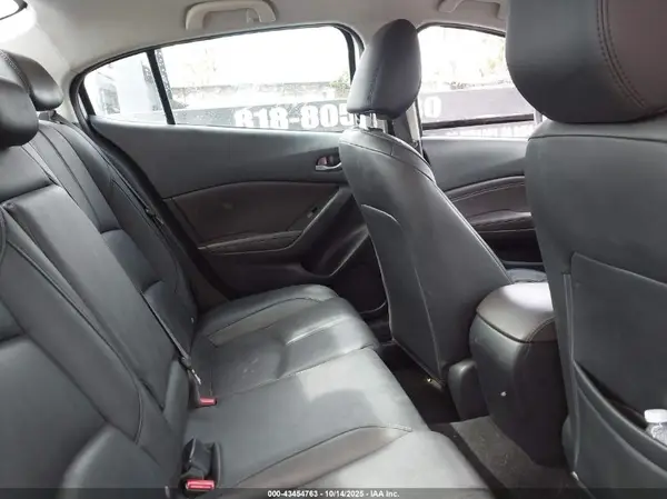 3MZBN1V34JM185863 2018 MAZDA 3 - Image 8