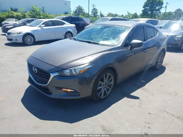3MZBN1V34JM187239 2018 MAZDA 3 - Image 2