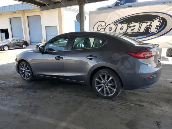 3MZBN1V34JM190559 2018 MAZDA 3 - Image 2