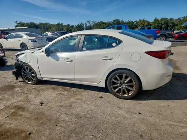 3MZBN1V34JM204332 2018 MAZDA 3 - Image 2
