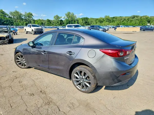 3MZBN1V34JM204606 2018 MAZDA 3 - Image 2