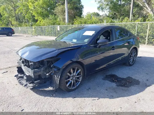3MZBN1V34JM206727 2018 MAZDA 3 - Image 2