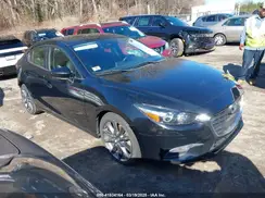 3MZBN1V34JM208669 2018 MAZDA 3