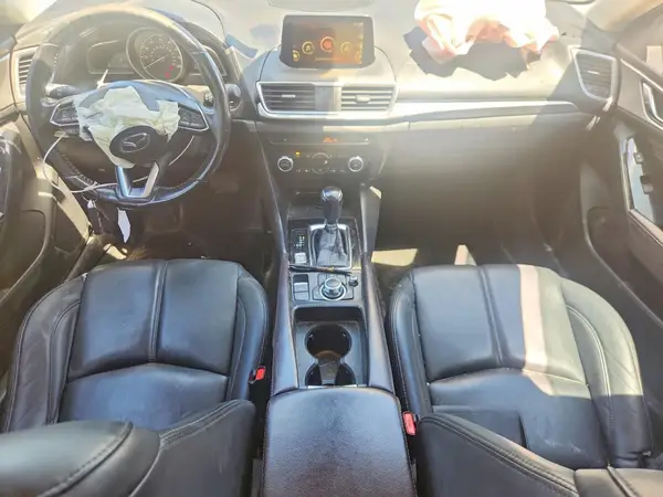 3MZBN1V34JM211121 2018 MAZDA 3 - Image 8