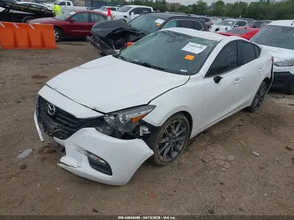 3MZBN1V34JM212351 2018 MAZDA 3 - Image 2